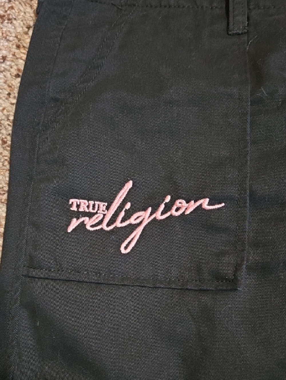 True Religion Black Cargo Pants with Pink Script Logo - Picture 2 of 4